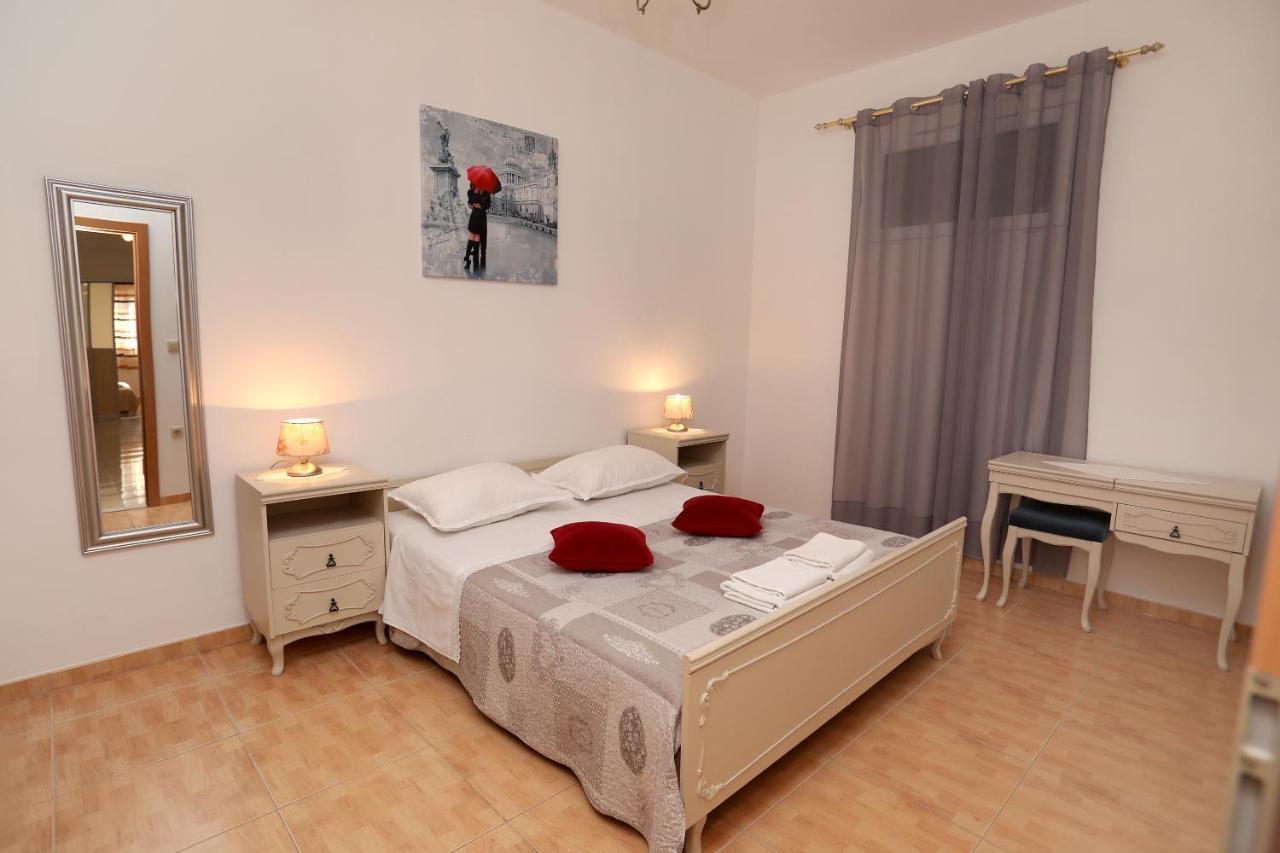 Vila Kuzmanic Trogir Exterior foto